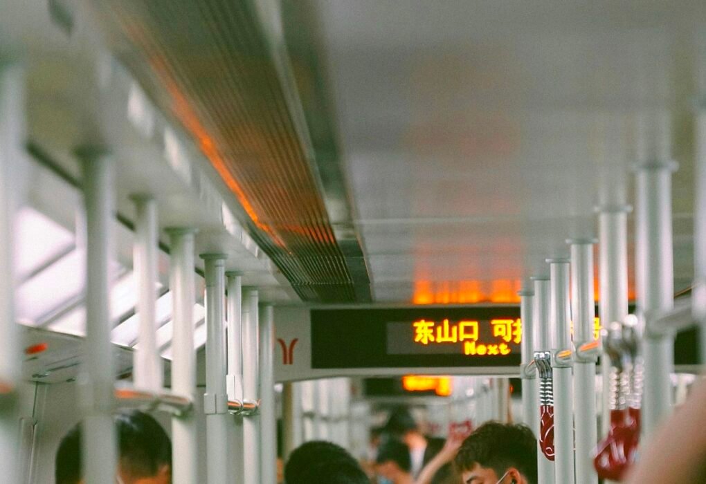 How China Subway 5G Is Faster Than Your Home Internet (While London Underground & NYC Subway Is Lagging & You Still Need To Search For Bars) by Tech Is The Culture