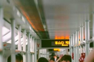 How China Subway 5G Is Faster Than Your Home Internet (While London Underground & NYC Subway Is Lagging & You Still Need To Search For Bars) by Tech Is The Culture